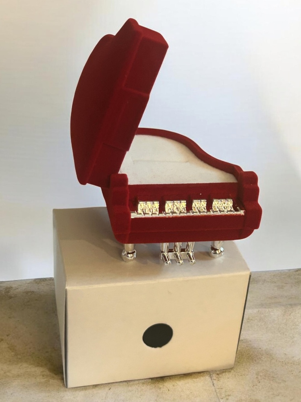 Vintage Dead-stock Circa 1990’s Flocked Piano Novelty Ring Gift Box